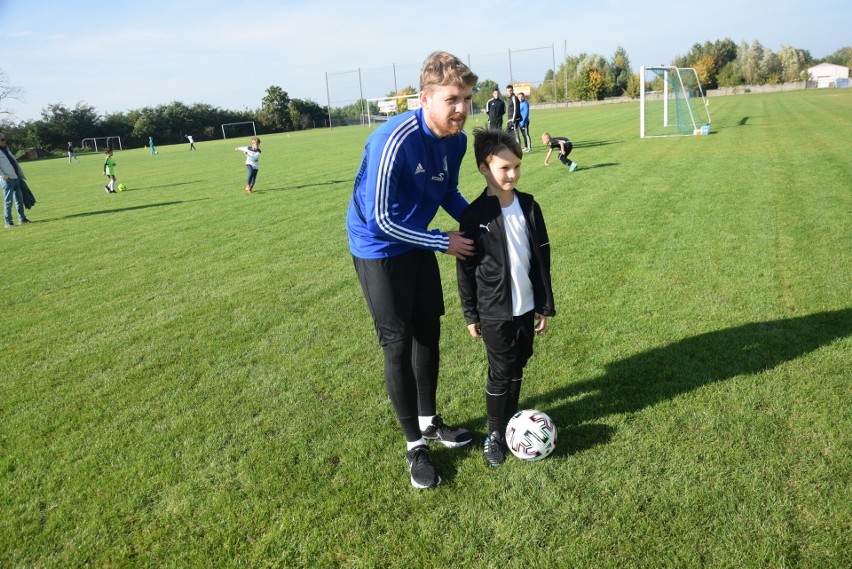 Pierwszy trening nowej szkółki piłkarskiej w Szydłowcu - Furman Football Academy z udziałem Dominika Furmana (WIDEO, DUŻO ZDJĘĆ)