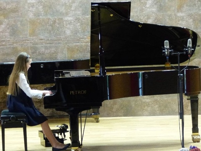 Zuzanna Garbaruk z Nowego Targu podczas koncertu laureatów.