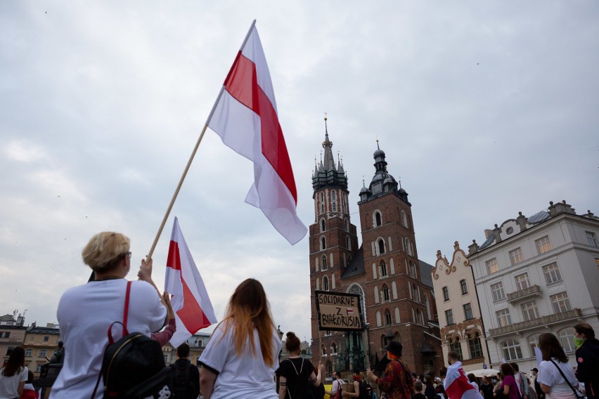 Kraków. Zamanifestowali solidarność z więźniami politycznymi na Białorusi [ZDJĘCIA]