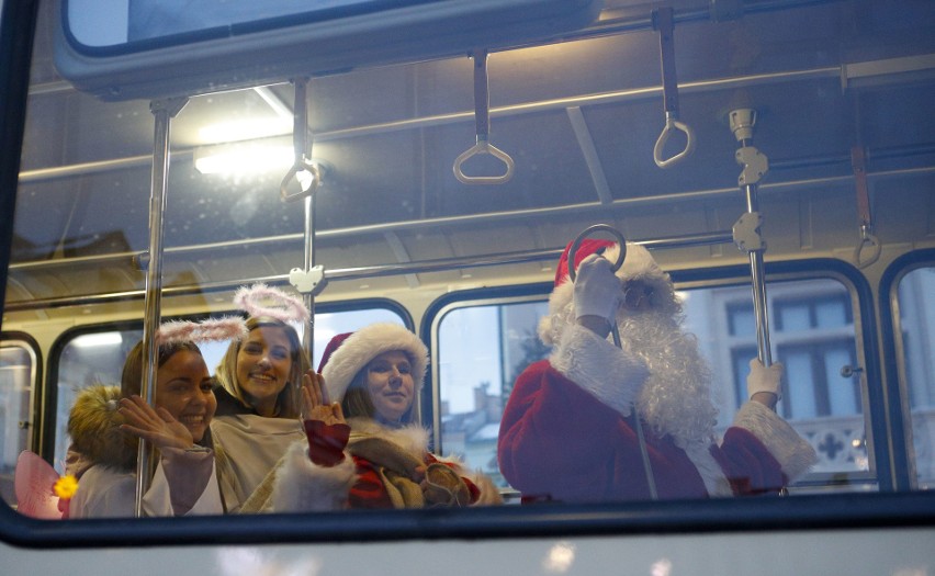 Na Rynku w Rzeszowie odbyło się spotkanie wigilijne dla...