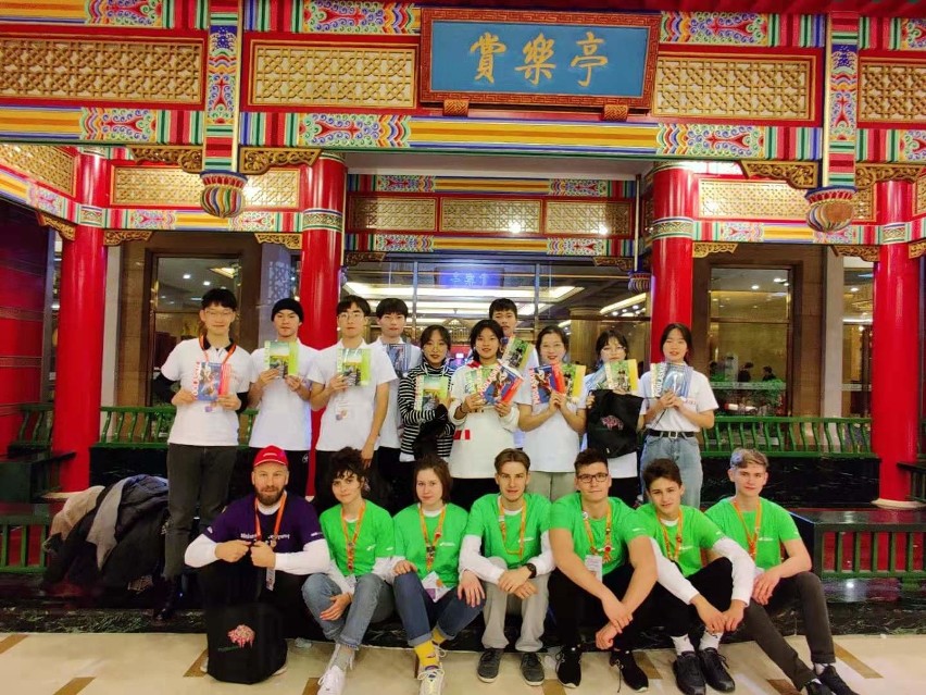 Licealiści z I LO zajęli drugie miejsce w  Azjatyckiej Olimpiadzie Kreatywności w Chinach (zdjęcia) 