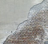 Ściana zabytkowej kamienicy runęła na chodnik
