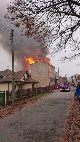 Pożar budynku dawnego młyna w Toszku. Najprawdopodobniej został podpalony. Konieczna będzie rozbiórka?