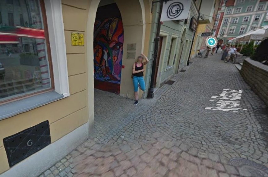 W Google Street View nic się nie ukryje. Wrocławianie przyłapani w różnych sytuacjach! [ZDJĘCIA]