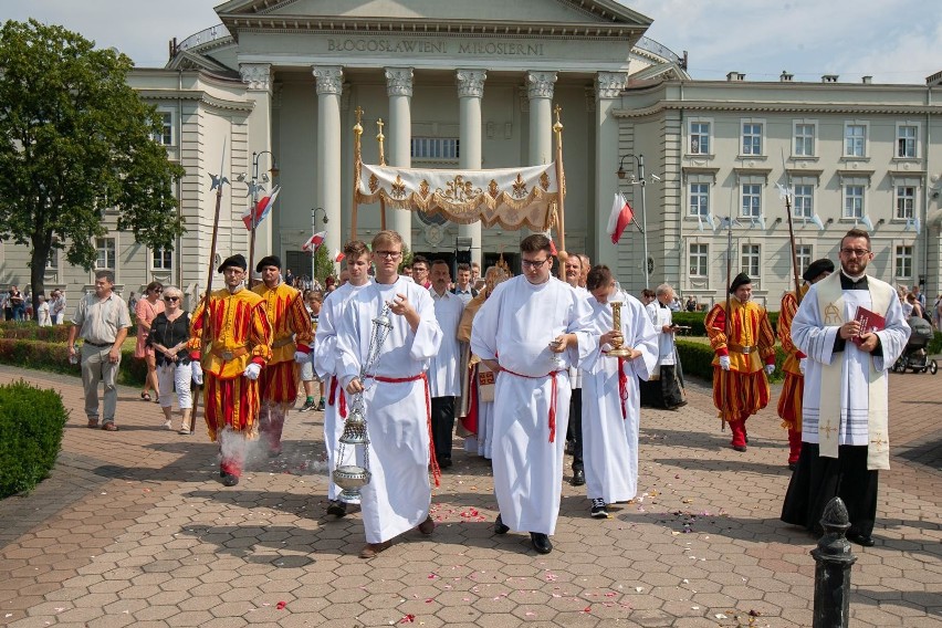 Boże Ciało 2019. Przez miasto przeszła procesja z Bazyliki...