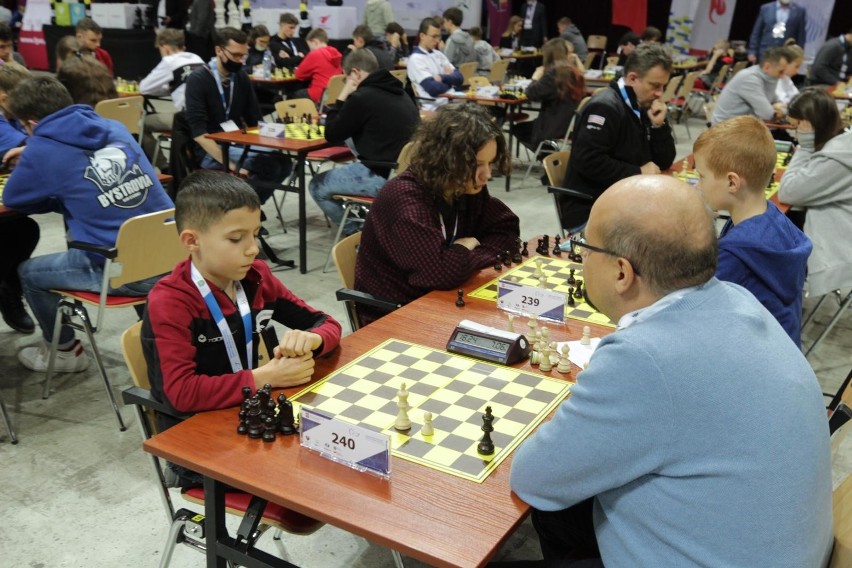 19.12.2021 r. Drugi dzień mistrzostw Europy w szachach...