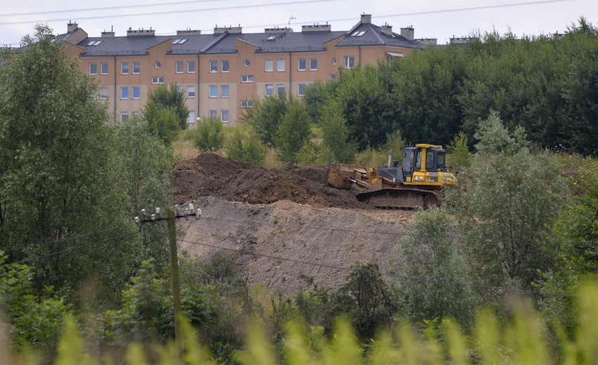 Hałdy ziemi na gdańskich Łostowicach przerażają mieszkańców [ZDJĘCIA]