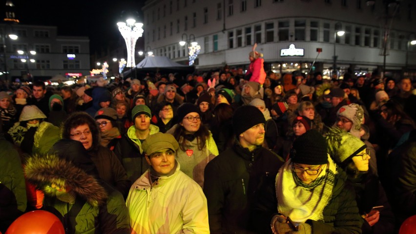 Światełko do nieba, licytacje i koncert Feel na finał WOŚP w...