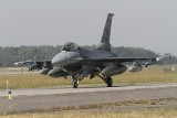 Co to za samoloty hałasują na toruńskim niebie? Między innymi myśliwce F-16. Na toruńskim poligonie ćwiczy właśnie... kawaleria