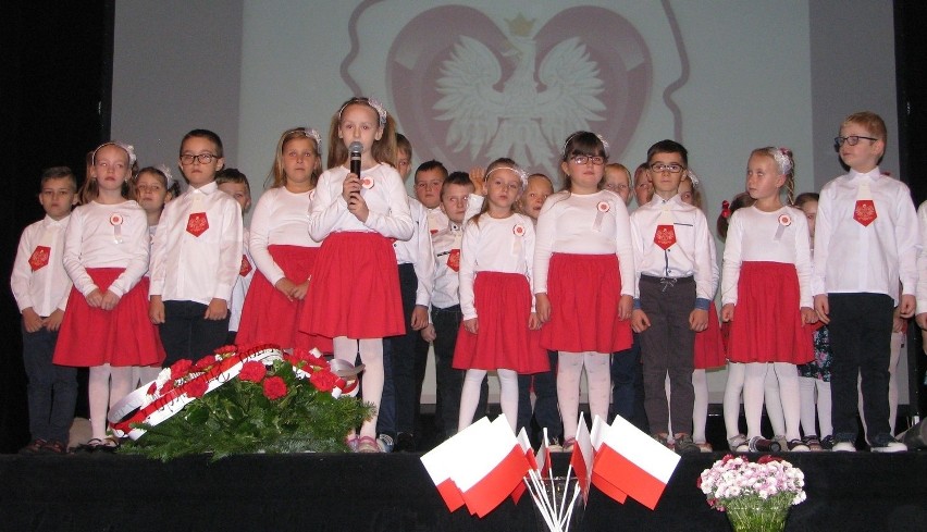 Przedszkolaki z Pacanowa zaprezentowały piękny spektakl z...