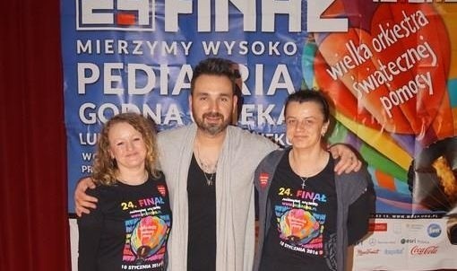 Mateusz Ziółko, gwiazda wieczoru finału w Piekoszowie był rozchwytywany do zdjęć.