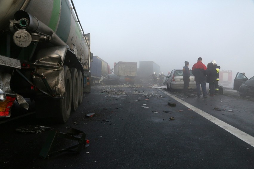 Karambol na A1 koło Piotrkowa Trybunalskiego. Zderzenie...