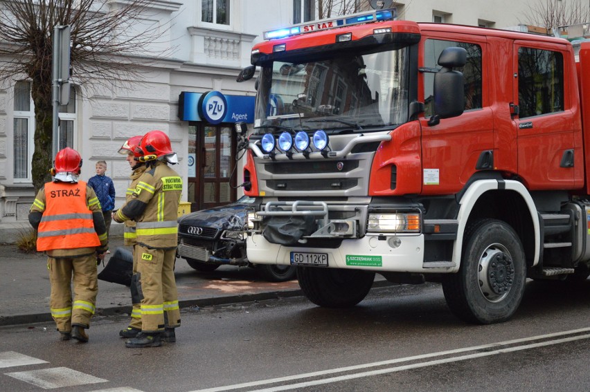 Wypadek na Drzymały w Bytowie. Jedna osoba ranna/