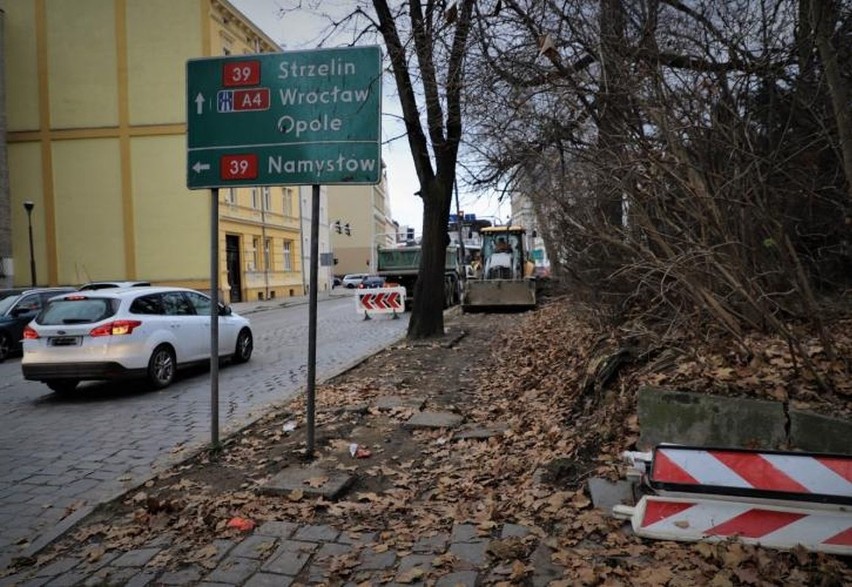 W Brzegu rozpoczęła się już przebudowa drugiej części ulicy...