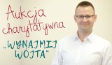 Wójt gminy Rzekuń poleca się do wynajęcia. Na licytację charytatywną Bartosz Podolak wystawił...siebie