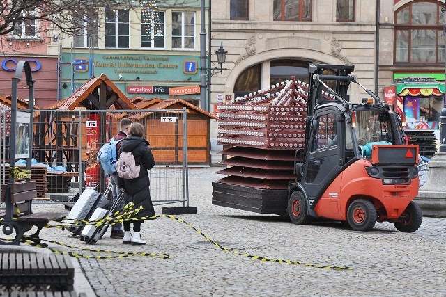 Trwa rozmontowywanie Jarmarku Bożonarodzeniowego