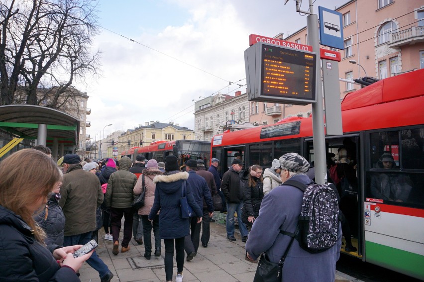 Cięcia w komunikacji miejskiej w Lublinie. Pasażerowie zaskoczeni i zrozpaczeni nowymi rozkładami jazdy