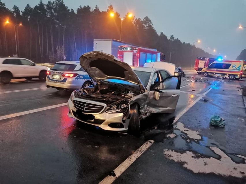 Wypadek na DK 15 z udziałem dwóch pojazdów