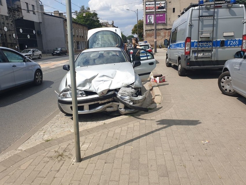 Wypadek trzech aut na ul. Limanowskiego. Dwie osoby ranne! ZDJĘCIA (AKTUALIZACJA)