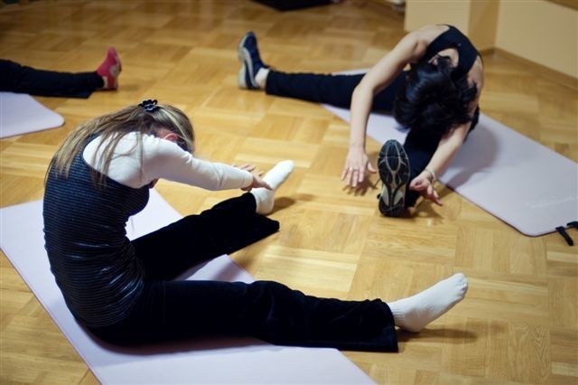 Wśród zajęć panie znajdą miedzy innymi: pilates - łączący elementy jogi z ćwiczeniami stosowanymi w rehabilitacji;