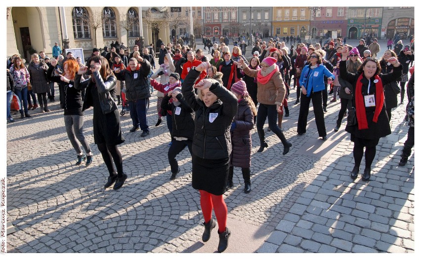 Wrocław: Tańczyli na Rynku przeciwko przemocy (FILM, ZDJĘCIA)