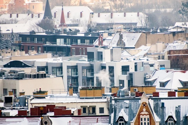 20 marca można ogrzewać pomieszczenia za pośrednictwem pieców i kominków.