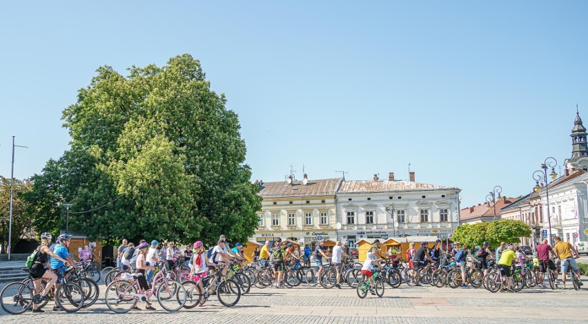 27. Festyn Rowerowy. Wyruszyli spod ratusza do Miasteczka...