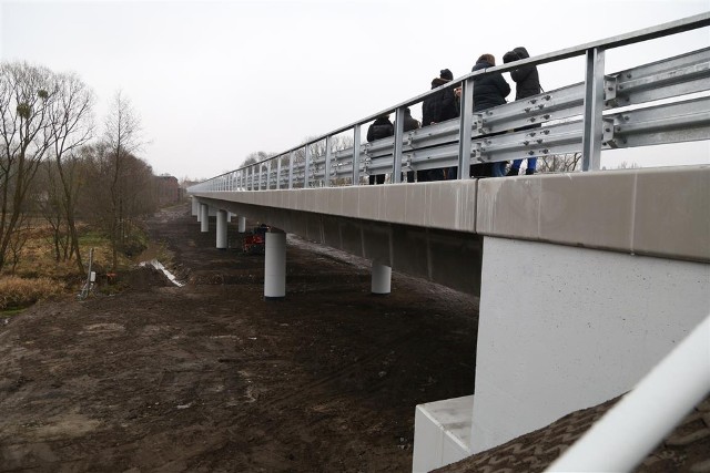 Otwarcie 180-metrowej estakady i całego 3-kilometrowego odcinka drogi wojewódzkiej nr 901 Kocury- Dobrodzień.