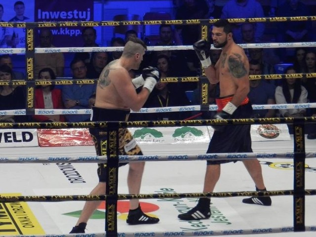 Mariusz Wach (z lewej) w walce z Marcelo Nascimento
