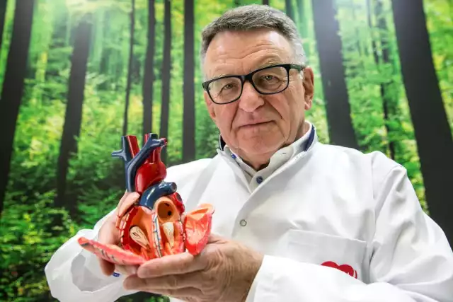 Dalszy rozwój kardiochirurgii będzie szedł w kierunku jak najmniejszej inwazyjności zabiegów - mówi prof. Jerzy Sadowski