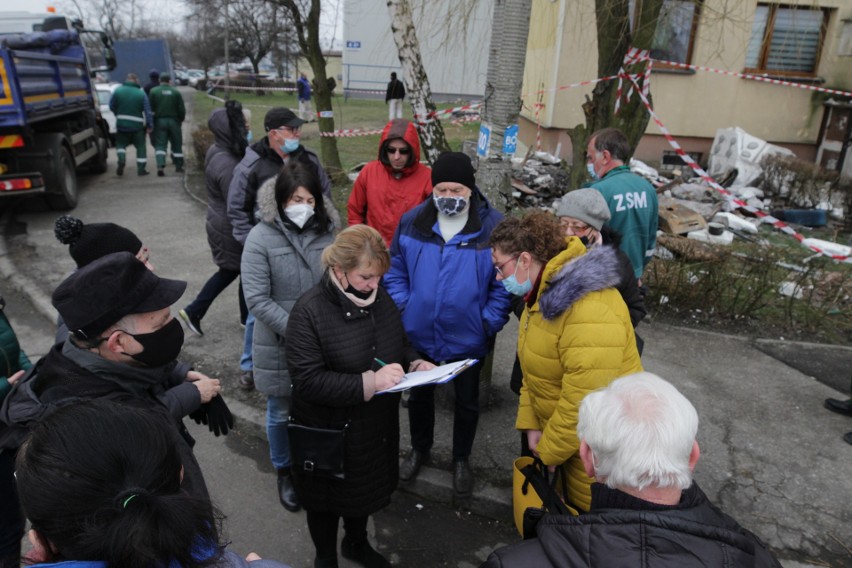 Dwa dni po wybuchu mieszkańcy nadal nie mogą wrócić do...