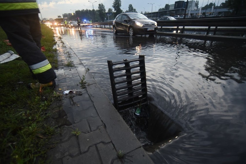 Burza na Śląsku : już grzmi i pada deszcz. 

PROGNOZA POGODY