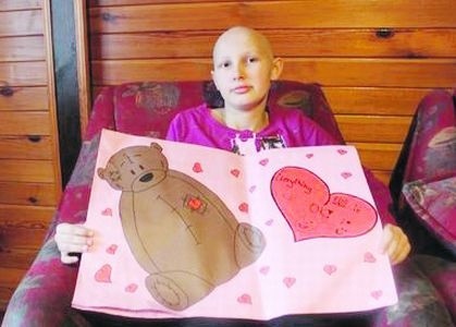 Archiwum rodzinne: 12-letnia Weronika Ziober z Bytomia Odrz. Dzielnie walczy z ostrą białaczką szpikową, ale potrzebuje pomocy w finansowaniu kosztownego leczenia.