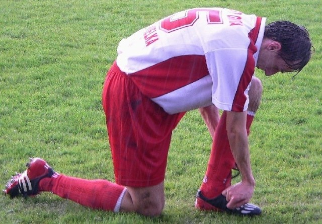 Mateusz Malara strzelił cztery bramki dla SPOIW Sielec w meczu z Młodymi Wilkami.