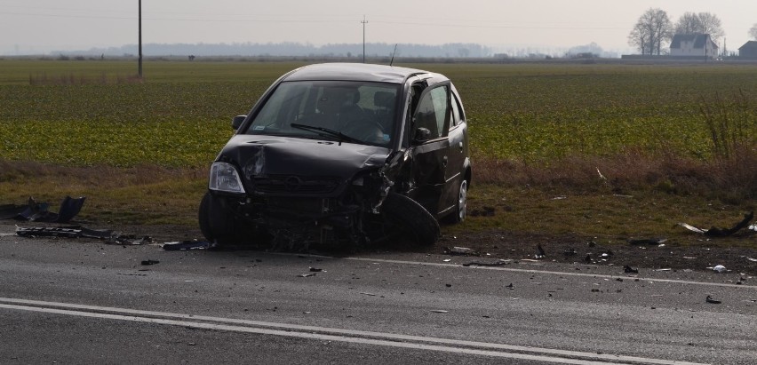 Wypadek na dk nr 22 koło Kończewic. Trzy osoby ranne [ZDJĘCIA,WIDEO]