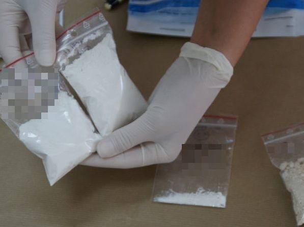 Substancje przejęte podczas przeszukań przez kieleckich policjantów.