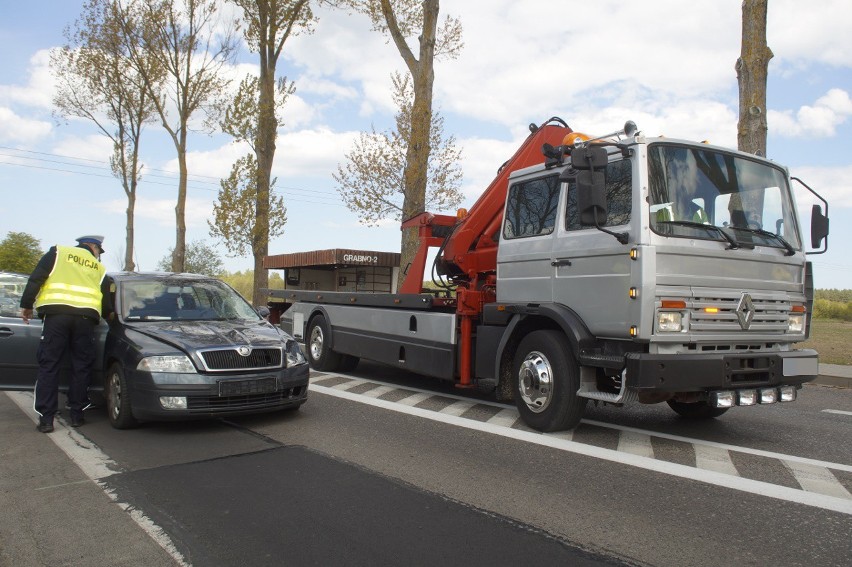 Potrącenie rowerzystki w Grabnie. Uwaga kierowcy! Policja...