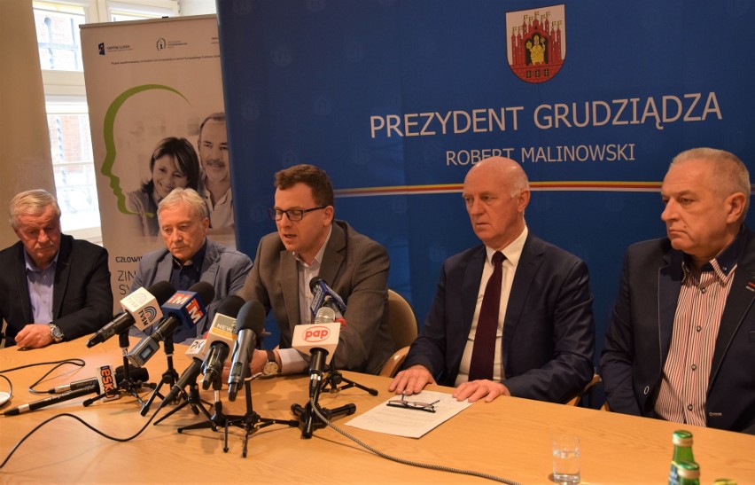 Konferencja prasowa w grudziądzkim ratuszu, tuż po powrocie...