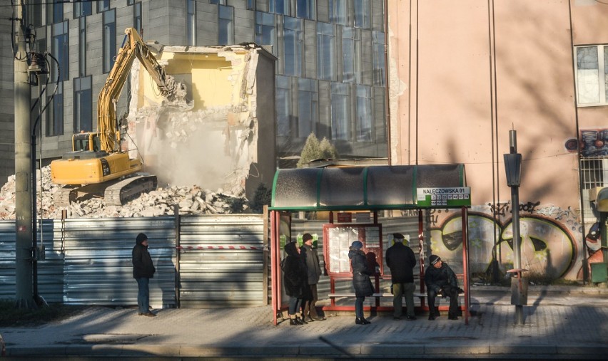 Wyburzanie dawnej siedziby ZTM w Lublinie. Po zajezdni Helenów zostały tylko wspomnienia 