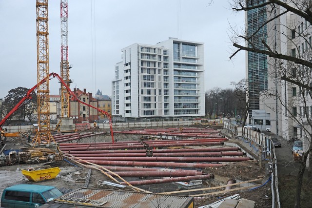 Poznań: Trwa budowa wieżowca "Delta 3"