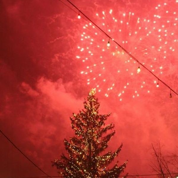 Jak zwykle na powitanie Nowego Roku niebo nad Kielcami zabłysło paletą bajecznych kolorów.