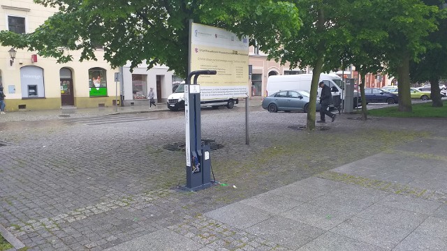 W Chełmnie zamontowano nową sygnalizację świetlną na skrzyżowaniu ul. Dworcowej ze Świętojerską, a także dwie stacje naprawcze dla rowerów - przy Urzędzie Miasta Chełmna i na rynku