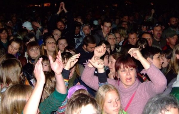 Najwięcej osób bawiło się podczas koncertów gwiazd.