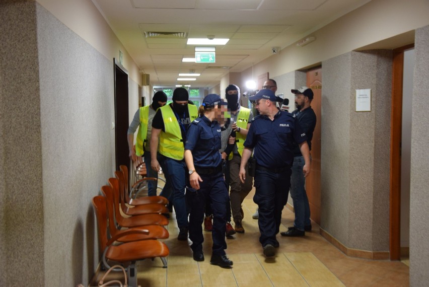 GORZÓW WLKP. Posiedzenie aresztowe dla 24-letniego mężczyzny, który zgwałcił i uwięził 9-latkę. Co zdecydował Sąd Rejonowy w Gorzowie?