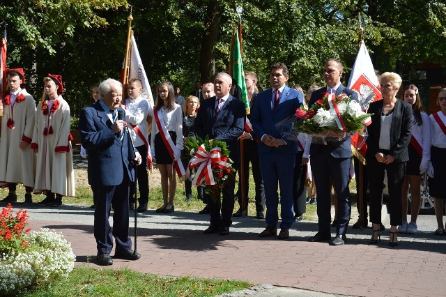 Uroczystość poprowadził Zbigniew Paszkiewicz, przewodniczący Koła Sybiraków