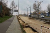 Trwa przebudowa Alei Jana Pawła II w Żorach. Dotychczasowa ulica zyska nową nawierzchnię i ścieżkę rowerową. Prace są już zaawansowane