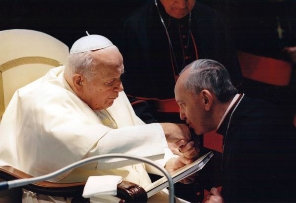 Jorge Mario Bergoglio z papieżem Janem Pawłem II