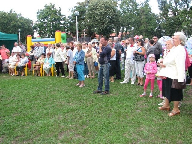 Piknik zakończył się koncertem zespołu Big4Band "Prywatka60.pl"Organizatorem imprezy był Miejski Dom Kultury oraz Miejski Ośrodek Sportu i Rekreacji.
