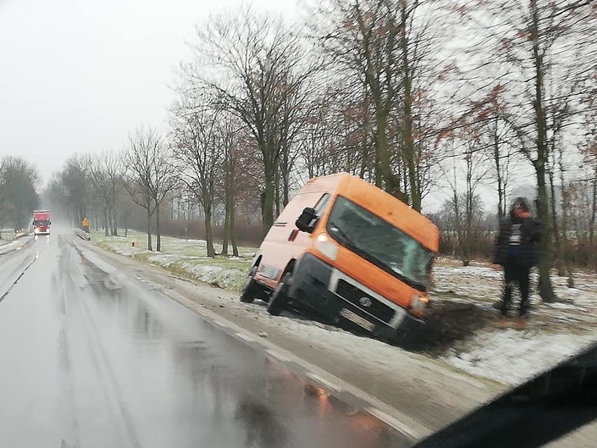 Zima w regionie 2018. Złe warunki drogowe powodem wielu wypadków i kolizji [ZDJĘCIA]