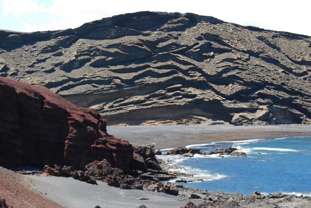 Lanzarote - jedna z siedmiu glównych wysp wchodzących w sklad archipelagu Wysp Kanaryjskich.